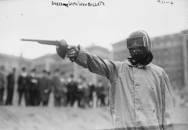 Duelo com projétil de cera-  o airsof  de 1909