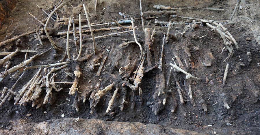 Armas da Segunda Guerra Mundial encontradas enterradas embaixo de uma escola em Tóquio