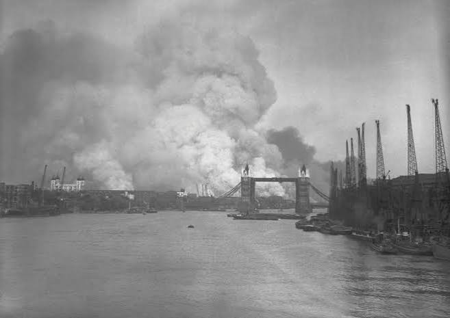Ataques Implacáveis no Céu Britânico: Croydon e Rochford Sob Fogo em 11 de Setembro de 1940