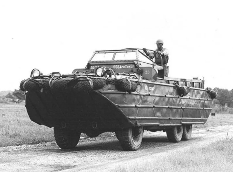 Encontrado um DUKW da II Guerra