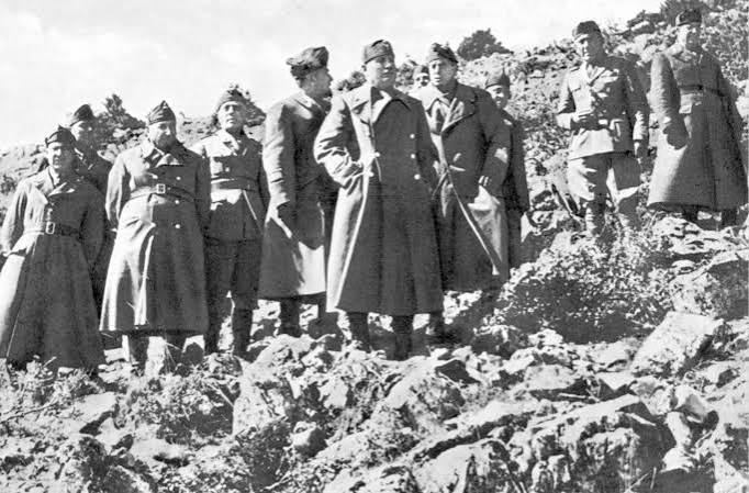 Encontro no Passo Brenner: Mussolini Adia Ofensiva Grega em 4 de Outubro de 1940
