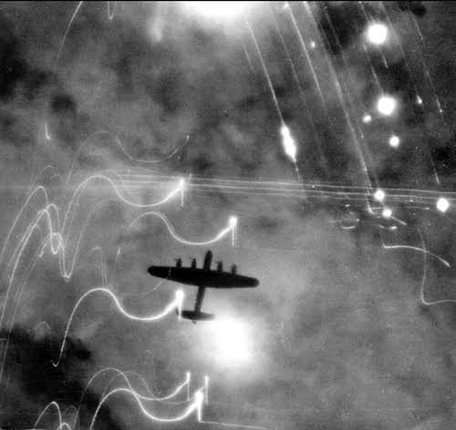 Primeiro Raid Noturno Pesado da RAF em Mannheim: Início dos Bombardeios Regulares (16 de dezembro de 1940)