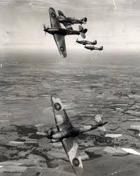 Retaliação Aérea da RAF: Raids em Düsseldorf e Turim Contra a Intensificação da Blitz (5 de dezembro de 1940)