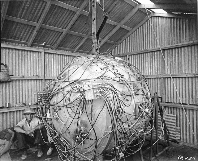 The Gadget, a primeira bomba atômica.