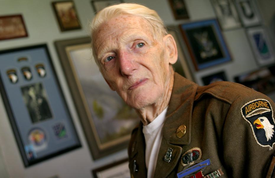 Veterano irá saltar de paraquedas na Holanda